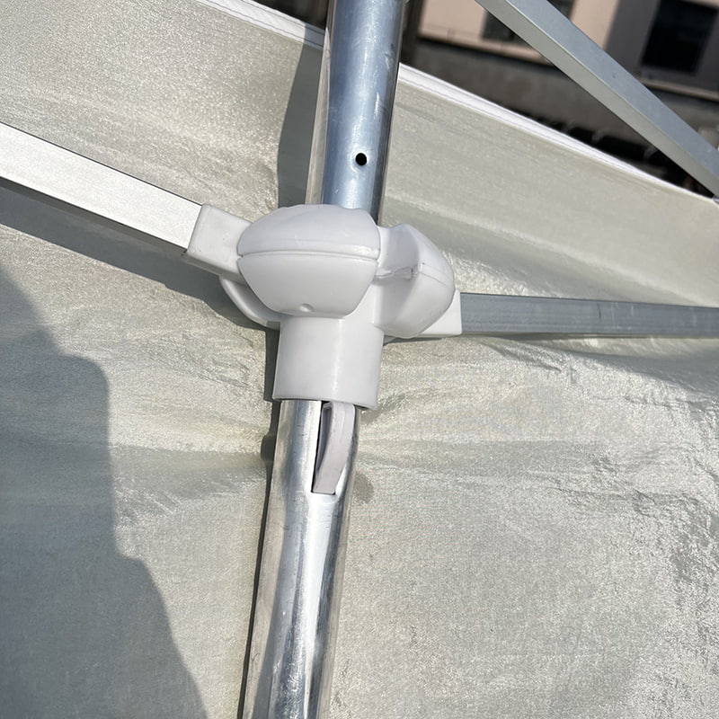 مظلة شاطئ مزخرفة بمقاس 2.8 × 2.4 م