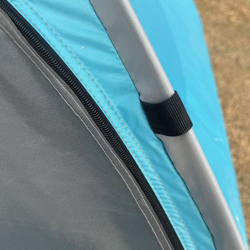 خيمة التخييم سرير شاحنة صغيرة في الهواء الطلق