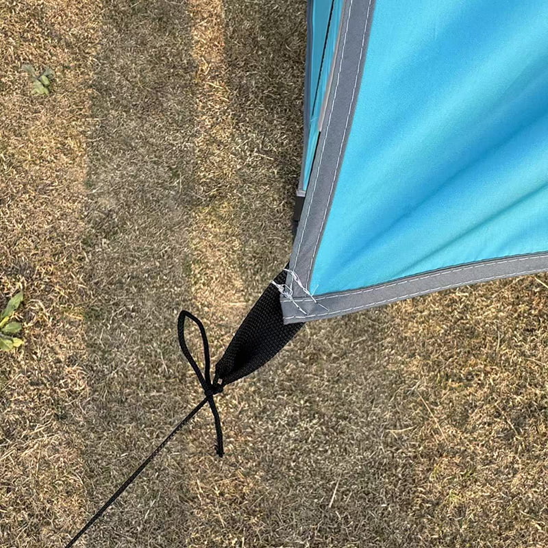 خيمة التخييم سرير شاحنة صغيرة في الهواء الطلق