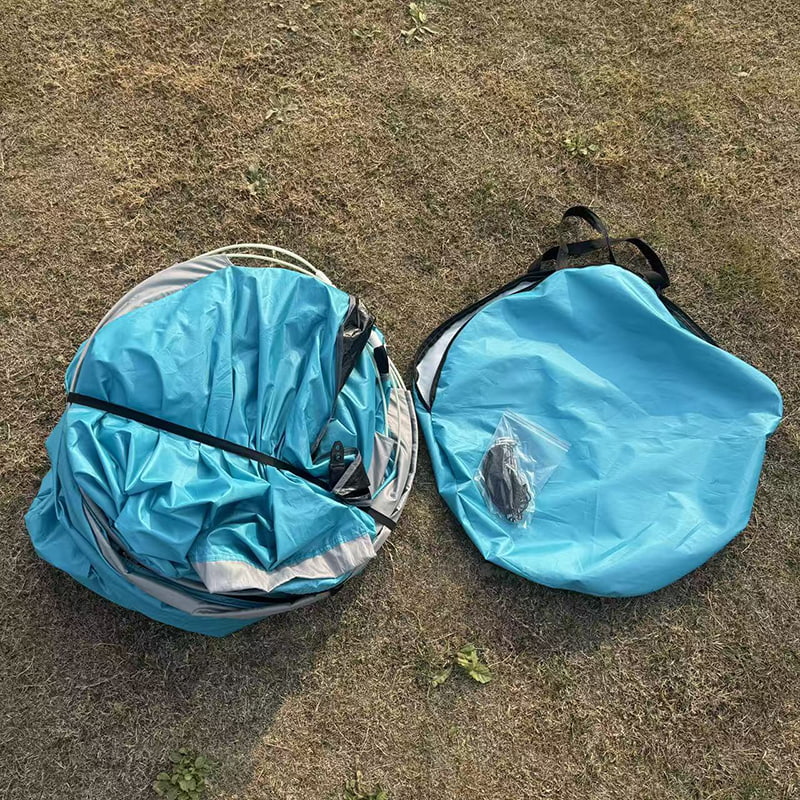 خيمة التخييم سرير شاحنة صغيرة في الهواء الطلق