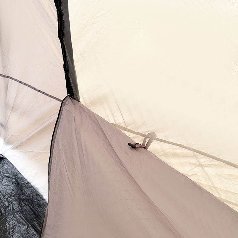خيمة تخييم خارجية مزدوجة الطبقات تتصل بالجزء الخلفي من السيارة