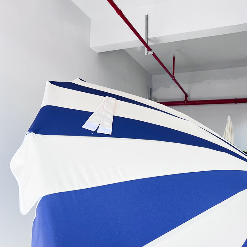 مظلة باغودا مرقعة باللونين الأزرق والأبيض بطول 2.5 متر