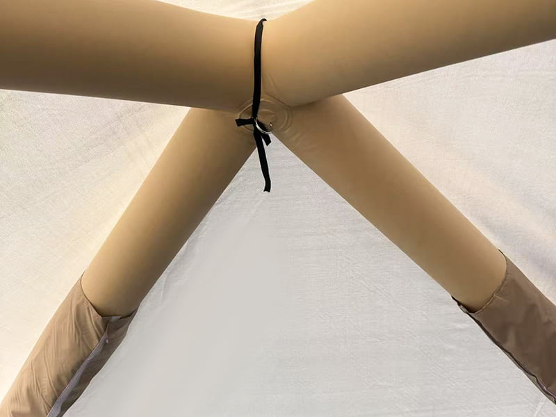 خيمة تخييم للسيارة مثبتة في الخلف